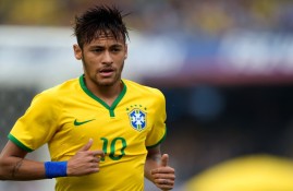 半岛体育登录-总决赛战况：俄克拉荷马城雷霆防线稳固，洛杉矶湖人进攻受阻，詹姆斯成最佳