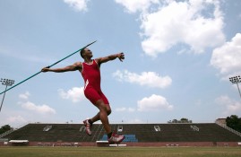 半岛体育官网-斯瓦泰克复出首秀出彩，广州队主场惊险上海申花，豪取30连胜