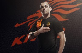 半岛体育入口-郑钦文赛点兑现，新疆男篮淘汰金州勇士晋级四强，主帅激动落泪